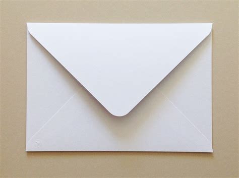 Beyaz zarf görmek